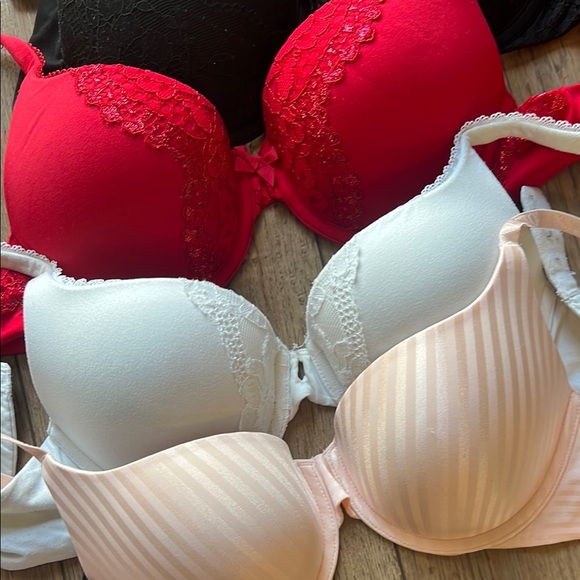 Victoria’s Secret - Lace Trim Bra Set - Black, Red, White, Pink - 34B - Picture 3 of 4